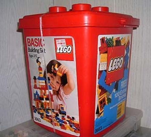 Basic Building Set in Bucket